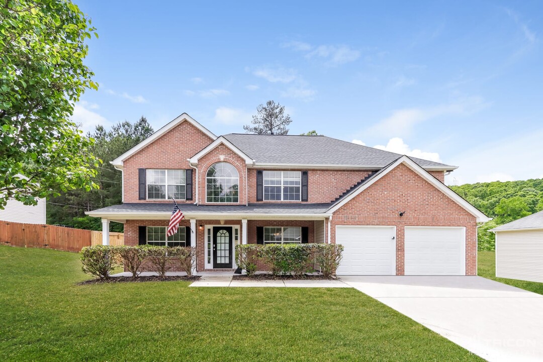 1917 Boulder Gate Dr in Ellenwood, GA - Foto de edificio