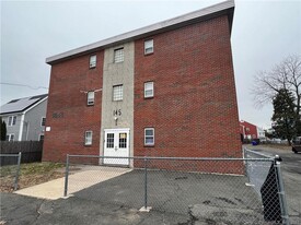 145 Cowles St in Bridgeport, CT - Building Photo