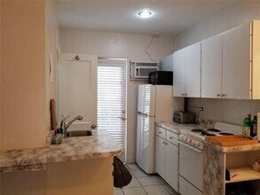 525 Rawls Ave-Unit -4 in Sarasota, FL - Building Photo - Building Photo