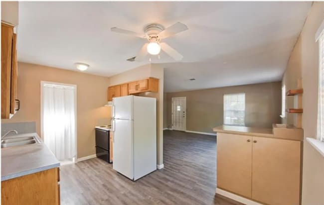 306 Orchard St in San Marcos, TX - Building Photo - Building Photo