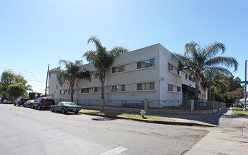 8930 Van Nuys Blvd in Panorama City, CA - Building Photo - Building Photo