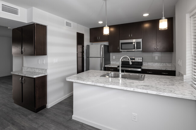 The Pines Apartments and Townhomes in Cincinnati, OH - Building Photo - Building Photo
