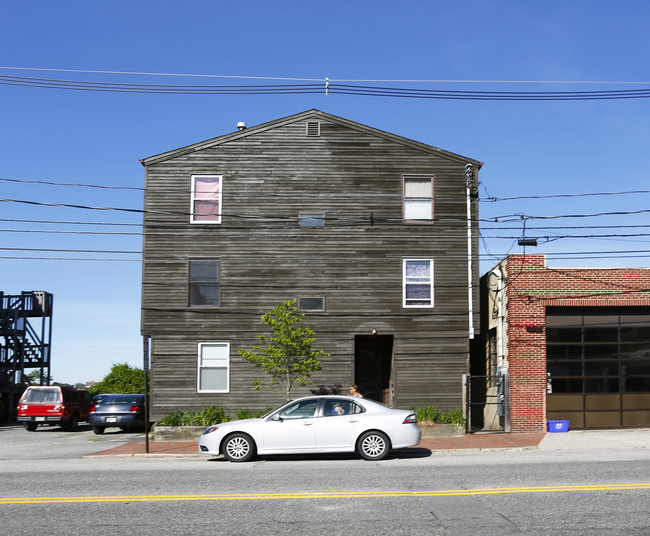 114 Washington Ave in Portland, ME - Foto de edificio - Building Photo