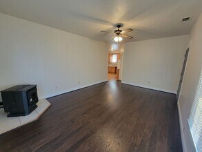 1522 Marin St in Corning, CA - Building Photo - Building Photo