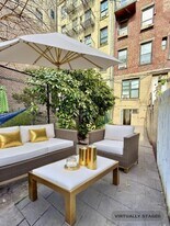 118 E 7th St in New York, NY - Building Photo