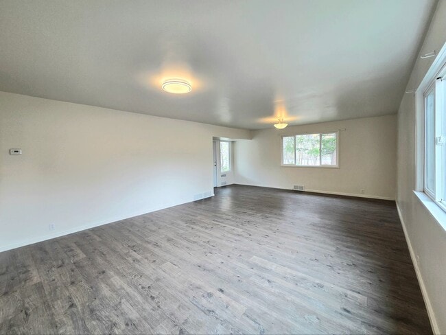 207 Riverfront Dr in Cashmere, WA - Building Photo - Building Photo