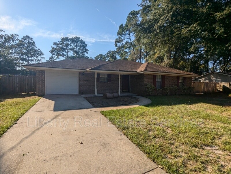 623 Westmoreland Dr in Hinesville, GA - Building Photo