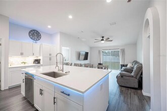 3405 Grove Blossom Ln in Plant City, FL - Building Photo - Building Photo