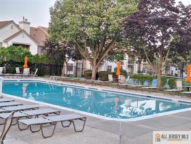property at 511 Sunshine Ct
