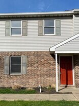 28 Stoltzfus Ln in Leola, PA - Building Photo