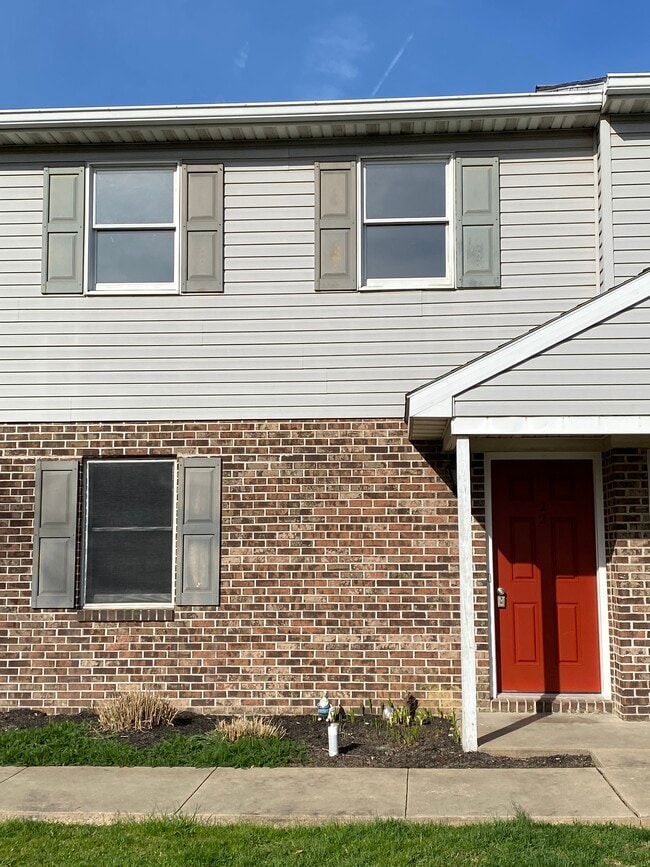 28 Stoltzfus Ln