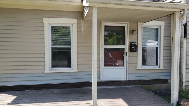 132 W Seneca St in Manlius, NY - Building Photo - Building Photo