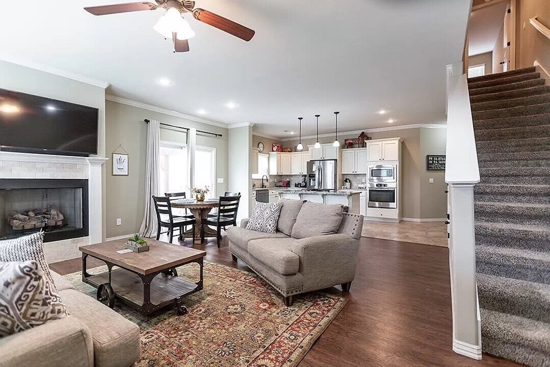 4165 W Marlowe Ln in Fayetteville, AR - Building Photo