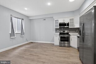 523 N 11th St in Philadelphia, PA - Building Photo