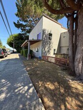 2439 Sherman Ave in North Bend, OR - Building Photo - Building Photo