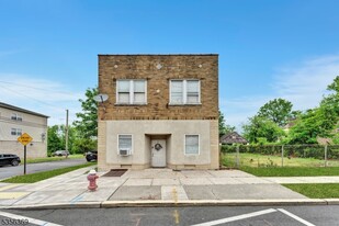 1501 S Wood Ave in Linden, NJ - Building Photo