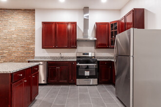 3345 N Clark St, Unit 3 in Chicago, IL - Foto de edificio - Building Photo