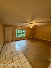 1201 NE Tropicana Rd in Palm Bay, FL - Foto de edificio - Building Photo