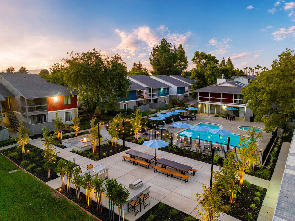 The Mews at Dixon Farm in Dixon, CA - Foto de edificio