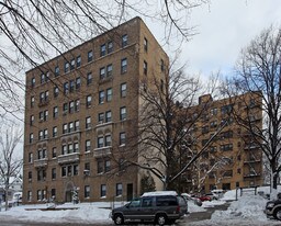 30 Cottage Ave in Mount Vernon, NY - Building Photo