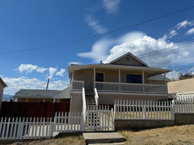 40 Blue Wing St-Unit -Unit A in Butte, MT - Building Photo - Building Photo