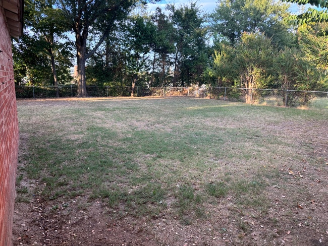 1300 E Hankerson St in Tyler, TX - Building Photo - Building Photo