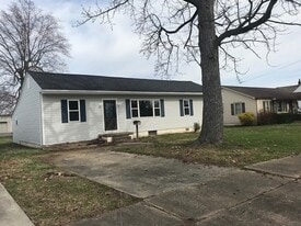 820 Oakdale Rd in Kingsport, TN - Building Photo