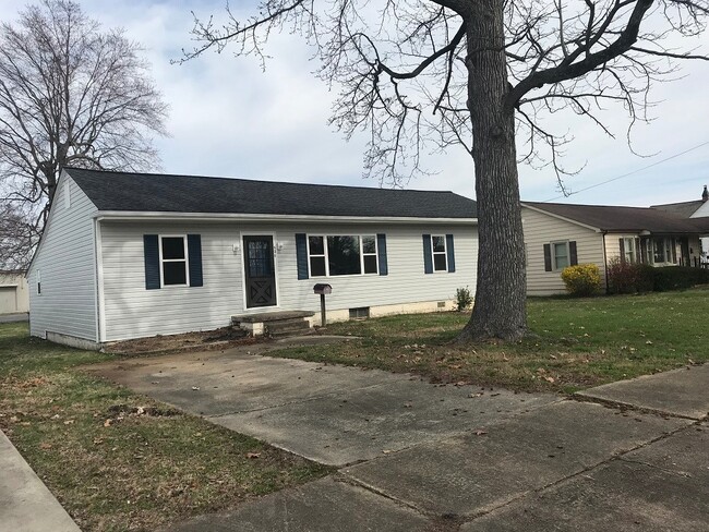 property at 820 Oakdale Rd