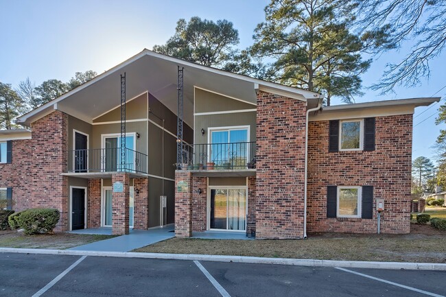 Lamplighter Apartments in Columbia, SC - Building Photo - Building Photo