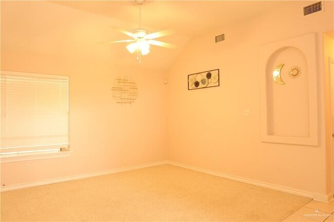 2212 Lilly Cove Dr in Mission, TX - Foto de edificio - Building Photo