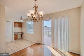 13301 Burkitts Rd in Fairfax, VA - Building Photo - Building Photo