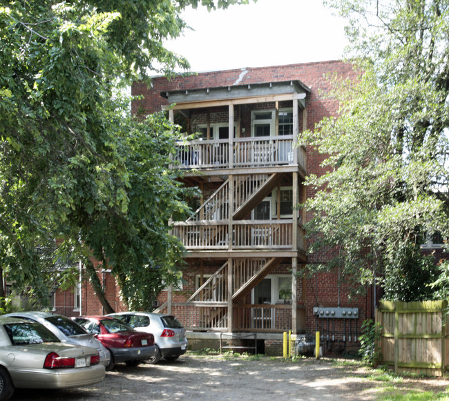 Pocahontas Apartments in Richmond, VA - Foto de edificio - Building Photo