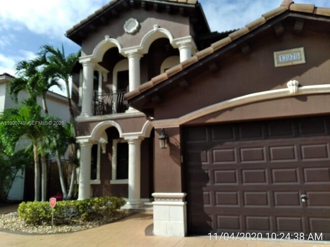 13978 NW 88th Pl in Miami Lakes, FL - Building Photo - Building Photo