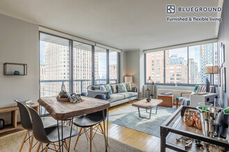 235 W 48th St, Unit FL34-ID14 in New York, NY - Foto de edificio - Building Photo