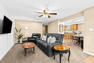 1019 E Hayes Ave in Hazel Park, MI - Building Photo