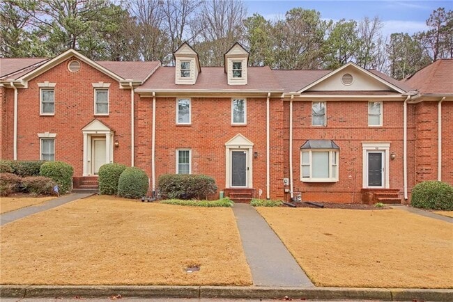 8 Huntington Pl Dr in Atlanta, GA - Building Photo - Building Photo