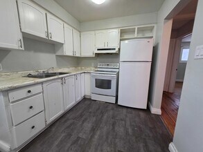 672 Division St in Kingston, ON - Building Photo - Building Photo