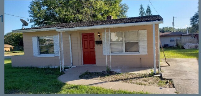 property at 1107 E Main St