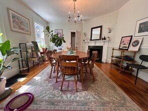9 Kenwood St, Unit 1 in Brookline, MA - Foto de edificio - Building Photo