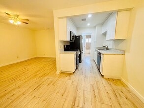 1330 W Lambert Rd in La Habra, CA - Building Photo - Building Photo