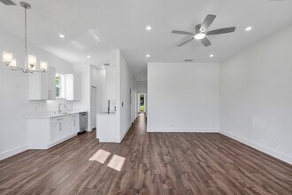 1579 W 16th St in Riviera Beach, FL - Building Photo - Building Photo