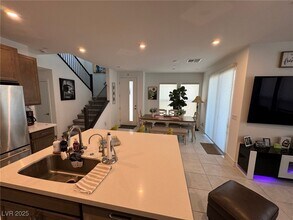 4318 Eagle Summit Ave in Las Vegas, NV - Building Photo - Building Photo