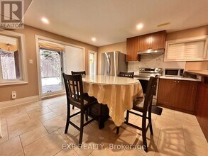 29 Ridgestone Dr in Richmond Hill, ON - Building Photo - Building Photo