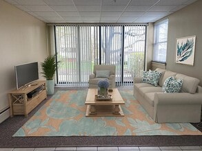 Westwind Tower in Elgin, IL - Building Photo - Building Photo