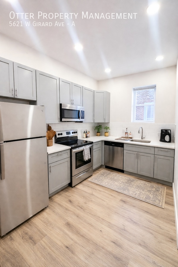 5621 W Girard Ave in Philadelphia, PA - Building Photo - Building Photo