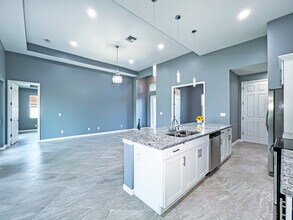 5229 7th St W in Lehigh Acres, FL - Building Photo - Building Photo