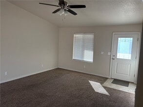 2991 E Estrella Vis in Kingman, AZ - Building Photo - Building Photo