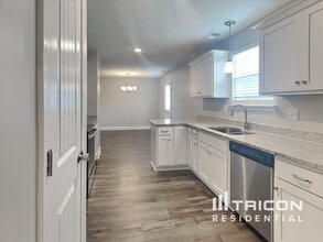 1020 Berra Dr in Springfield, TN - Building Photo - Building Photo
