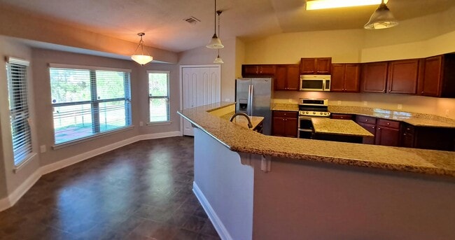 6658 Redfield St in Navarre, FL - Building Photo - Building Photo