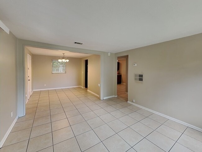 6150 George Wood Ln W in Jacksonville, FL - Foto de edificio - Building Photo